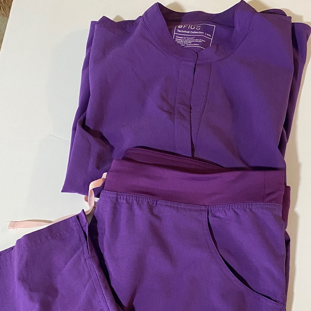 Figs Ultra Violet Scrub Set